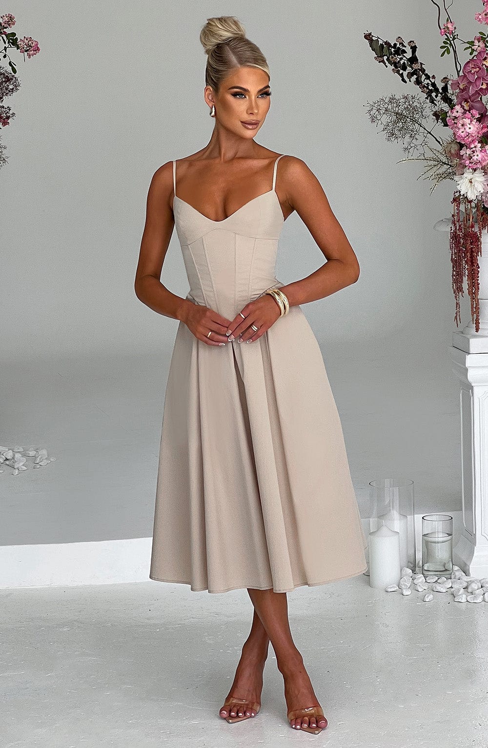 Maileen | Vestido midi estilo corsé