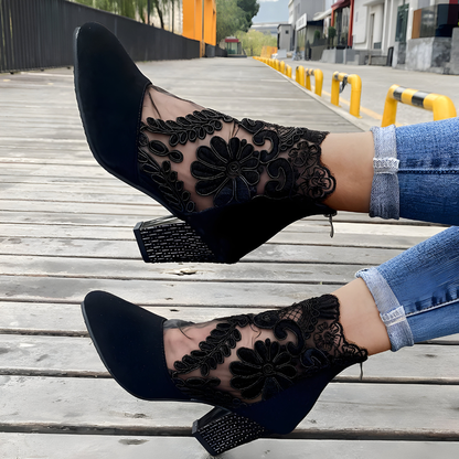 Nora | Elegantes zapatos de tacón alto de encaje