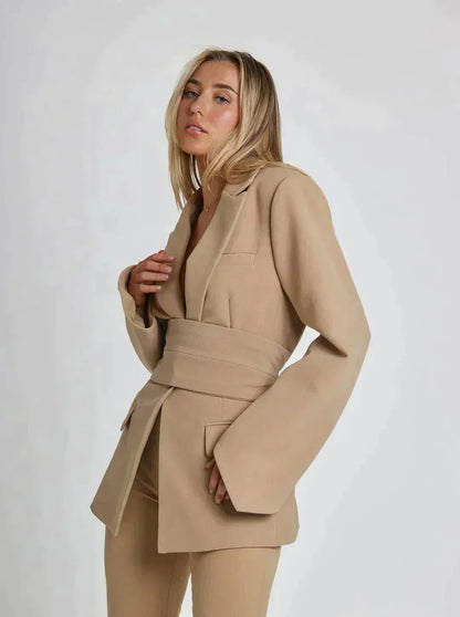 Talia | Blazer con cinturón