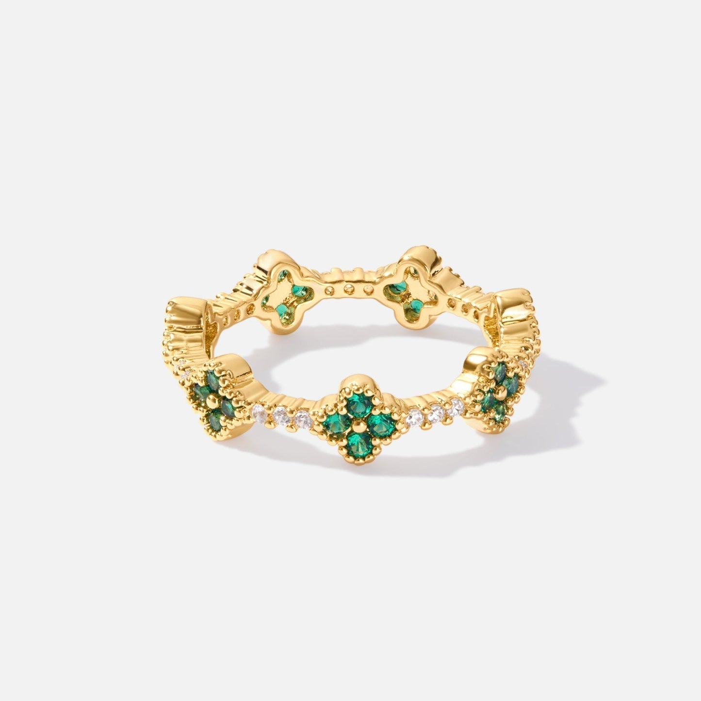 Bague porte-bonheur avec trèfle et cristaux