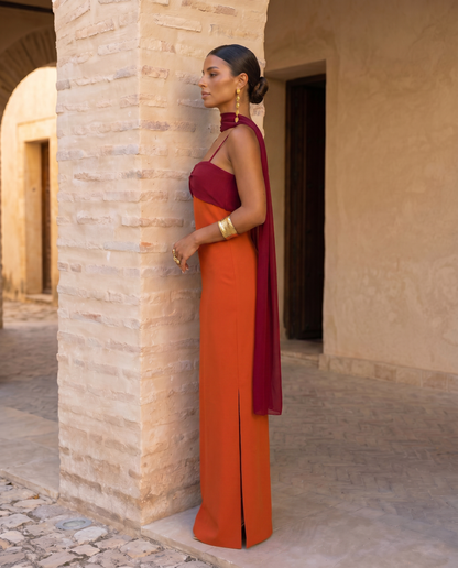 Aline | Vestido naranja con escote rojo