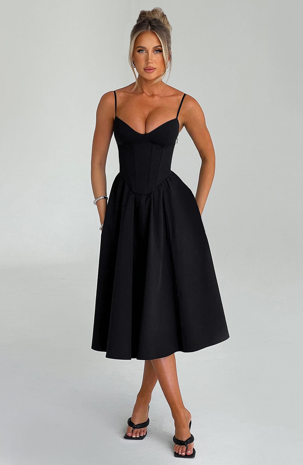 Maileen | Vestido midi estilo corsé